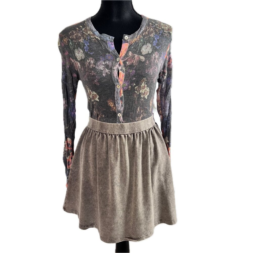 2-Piece Skirt & Sweater Set from Italian Boutique - Sz Small